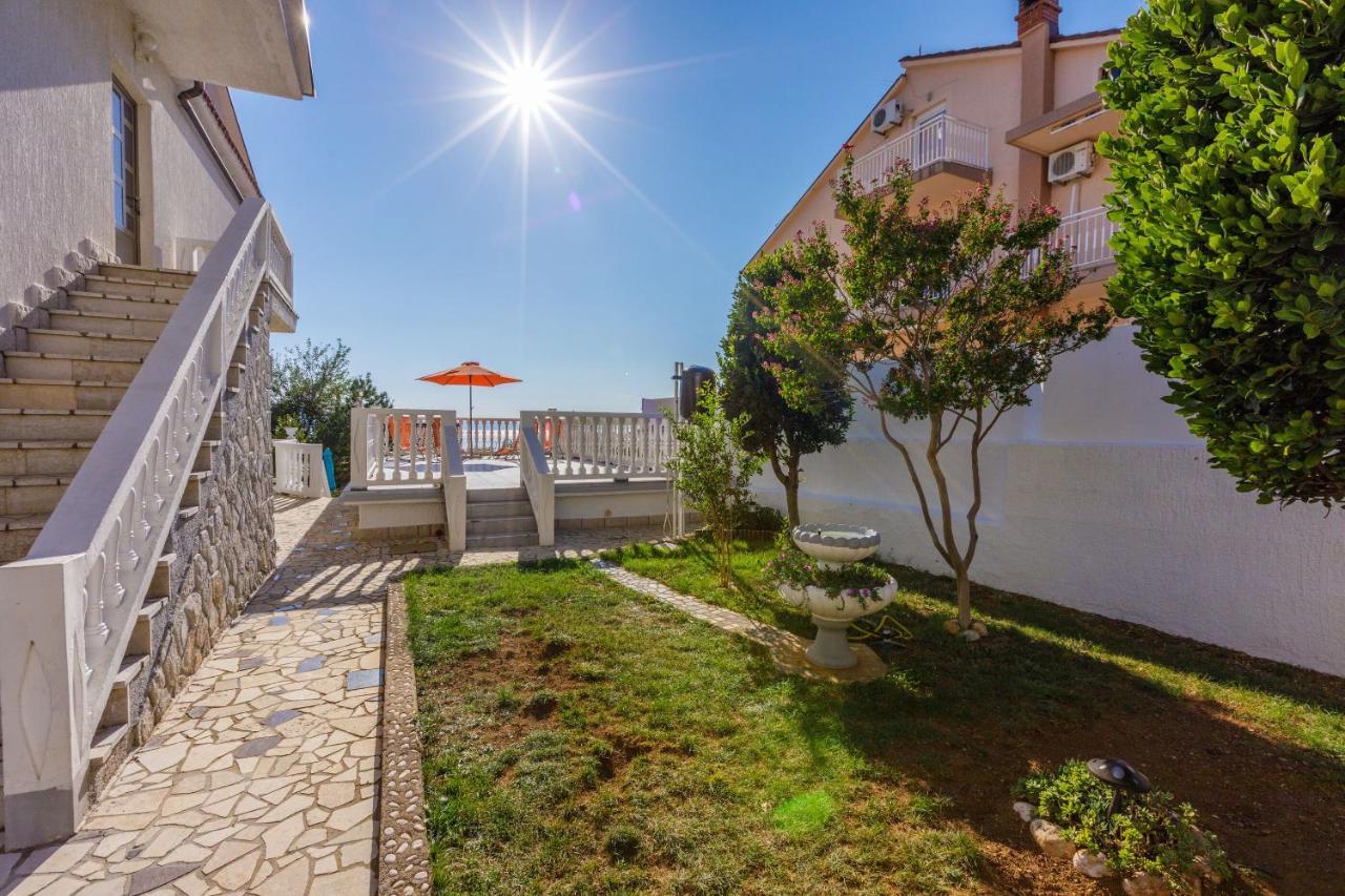 Apartments Budzyn Novi Vinodolski Exteriör bild