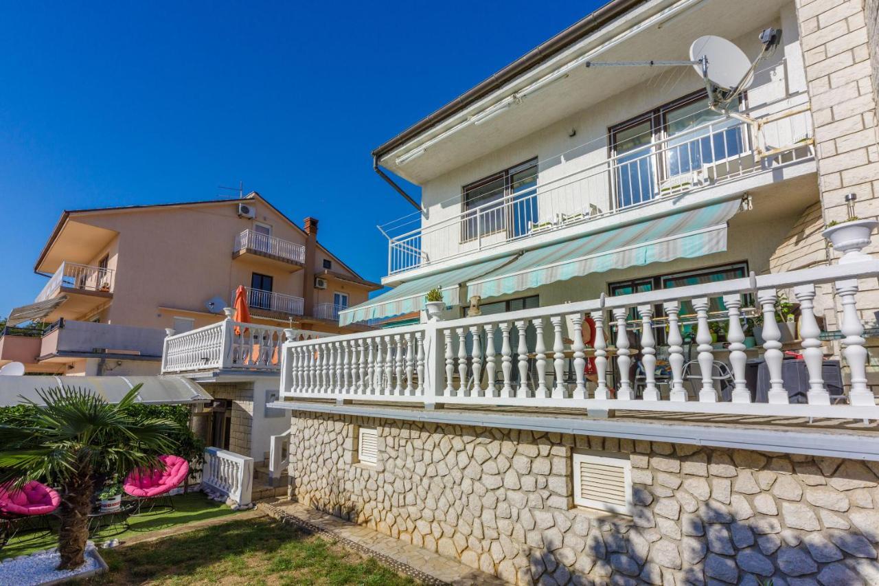 Apartments Budzyn Novi Vinodolski Exteriör bild
